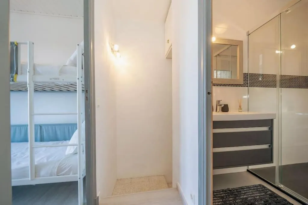 Apartment La Maison Snoopy, 6-8 Persons, Near Beach, Seaview Lloret de Mar