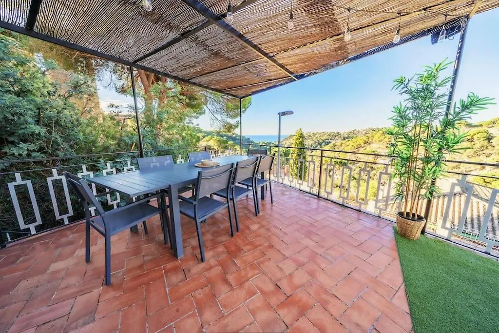 La Maison Snoopy, 6-8 Persons, Near Beach, Seaview Lloret de Mar Apartment